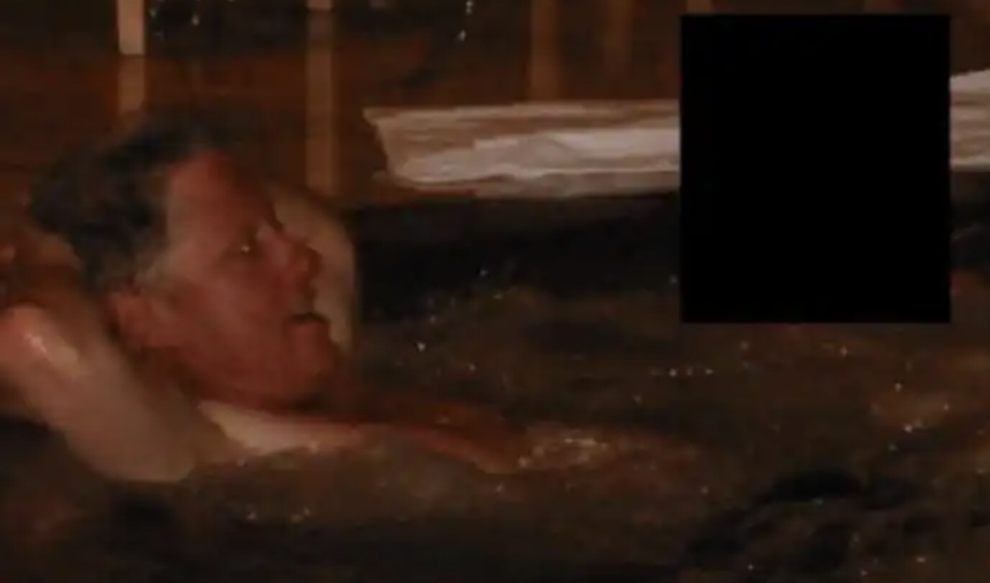 爱泼斯坦案文件公布：现克林顿浴缸照